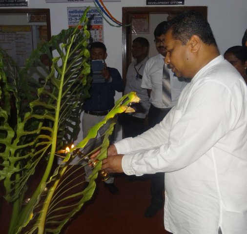 "නිල සෙවන" කාර්යාල ජනතා අයිතියට පත් කිරිම-(හුණුපොල -පොතුවිල)